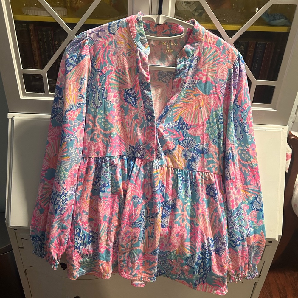 Lilly Pulitzer size extra small, long sleeve top